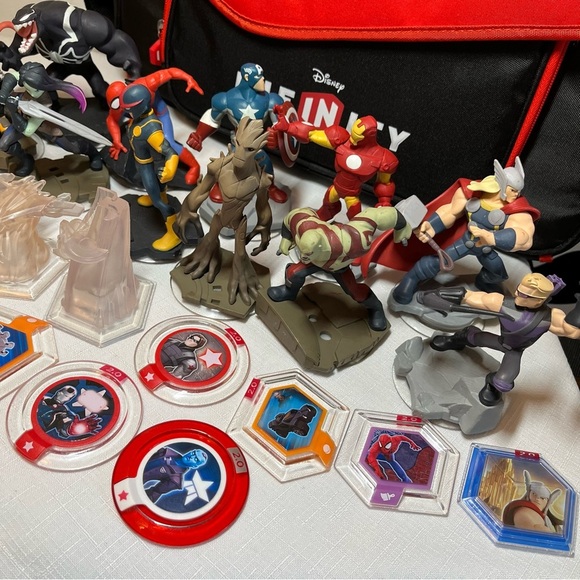 Disney Infinity 2.0 Figures with Bag. 14 characters. 15 discs. Collection - Picture 2 of 8